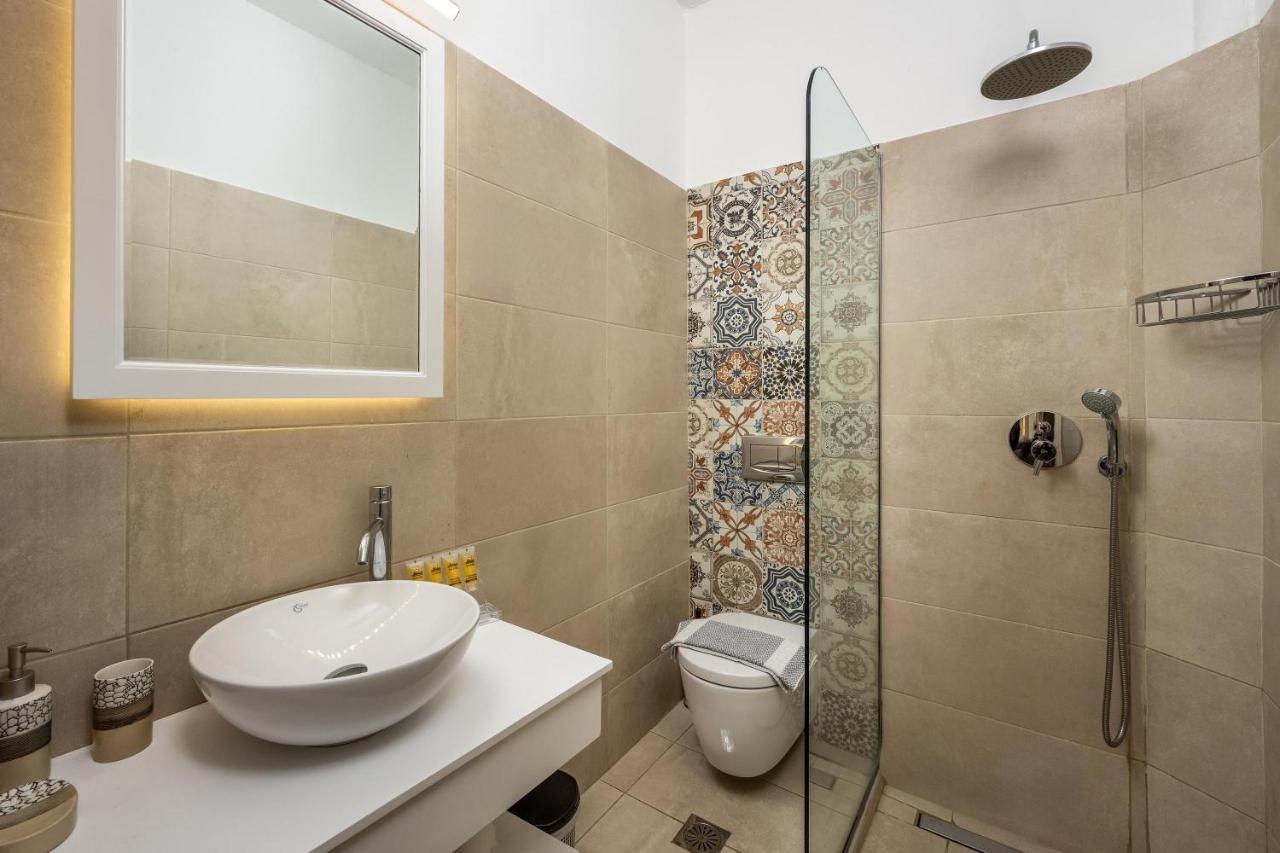 Maravelia'S Rooms Simi Dış mekan fotoğraf