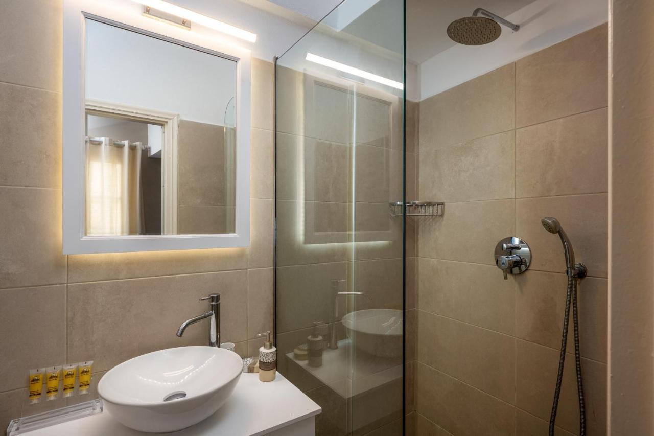 Maravelia'S Rooms Simi Dış mekan fotoğraf