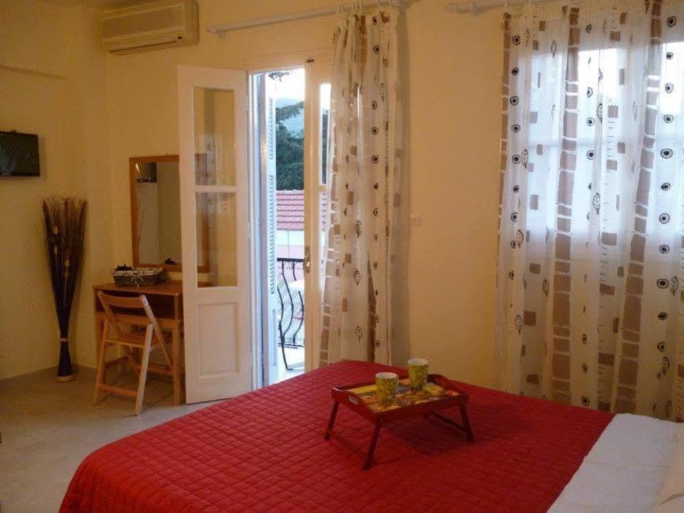 Maravelia'S Rooms Simi Dış mekan fotoğraf